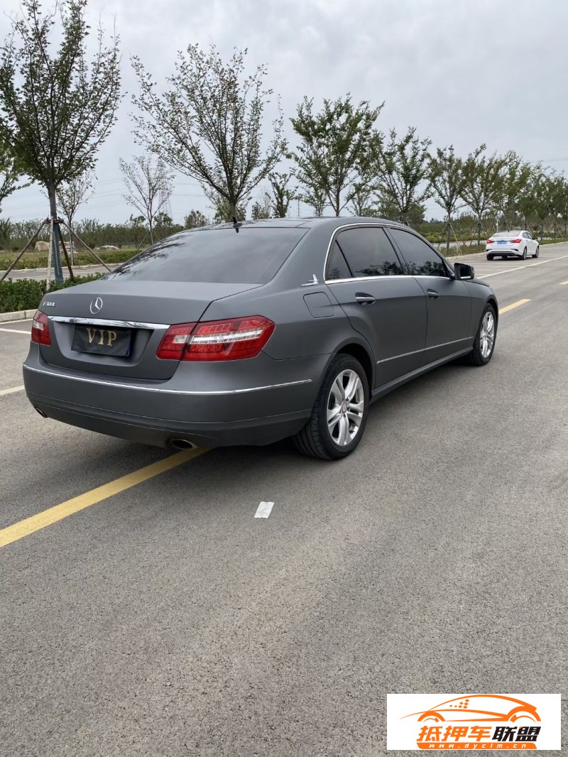  12年奔馳E轎車 