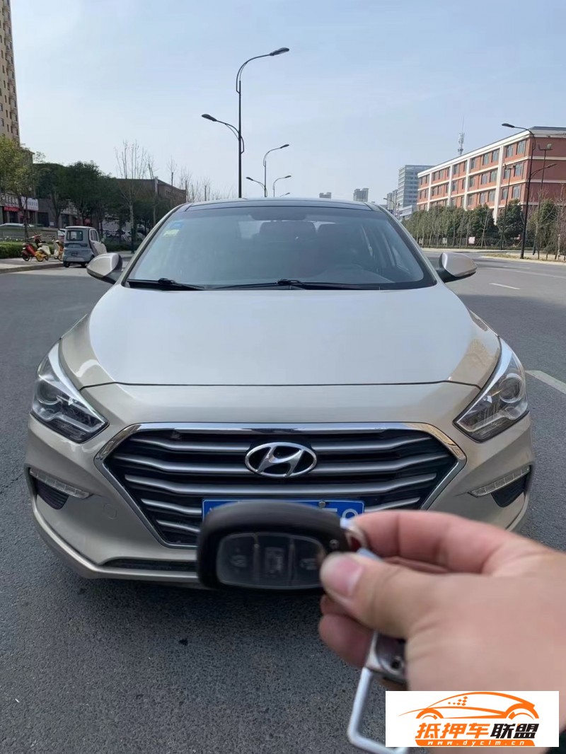  18年現(xiàn)代名圖轎車 