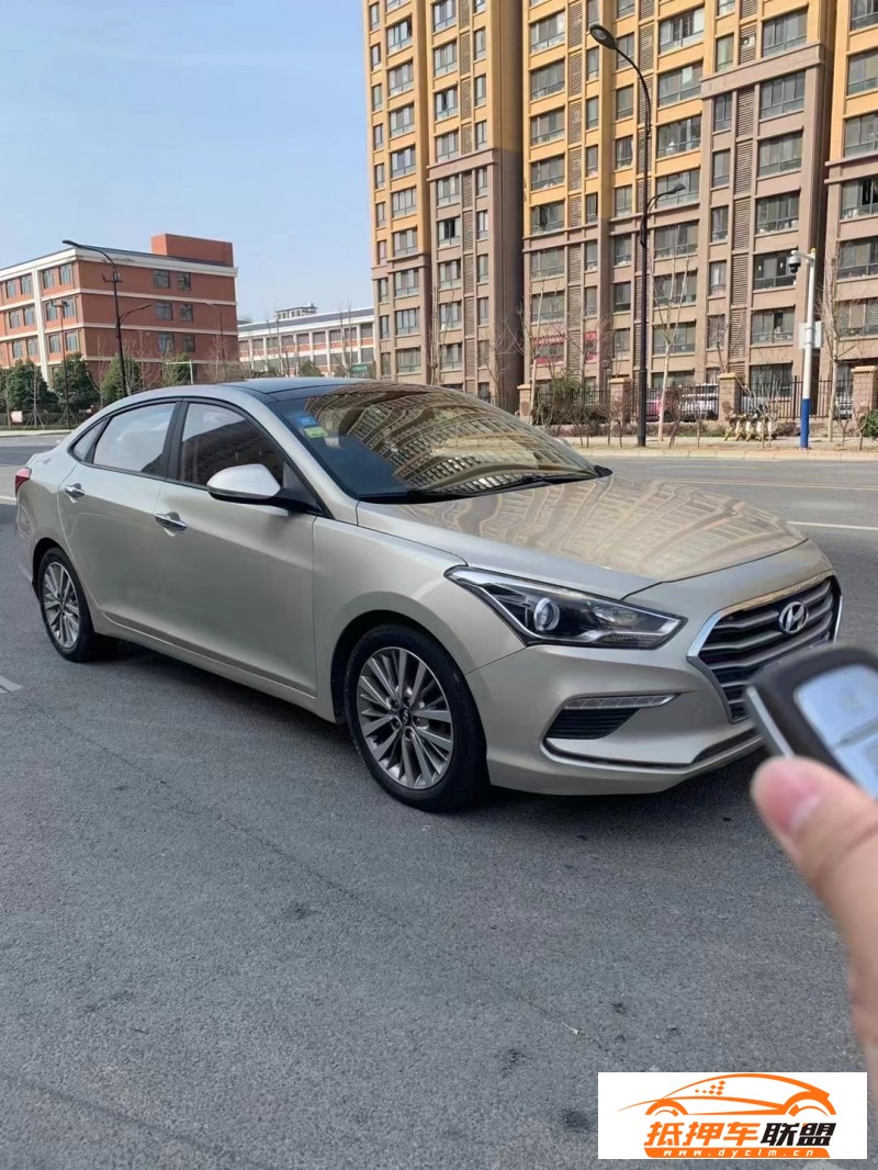  18年現(xiàn)代名圖轎車 