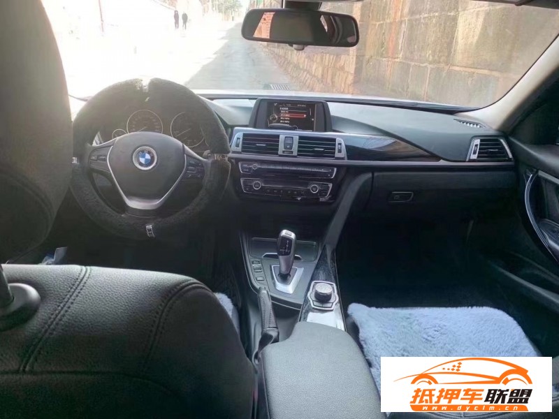  17年寶馬3系轎車 