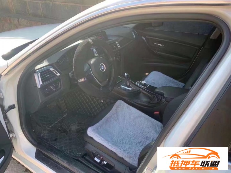  17年寶馬3系轎車 
