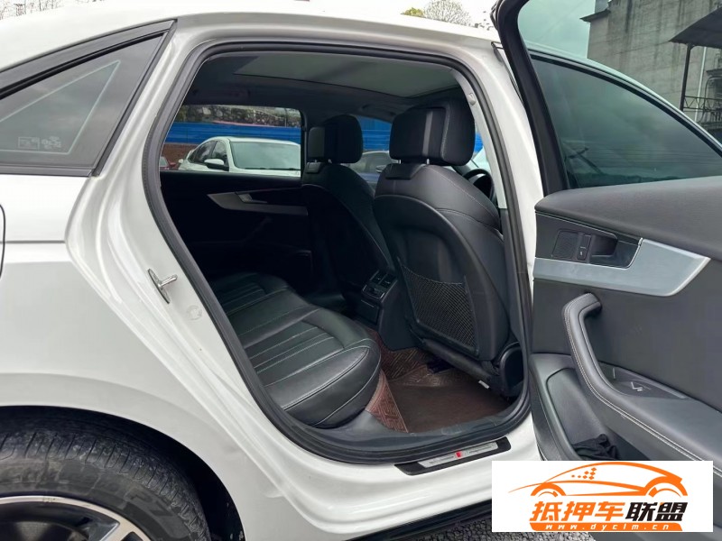  22年奧迪A4L轎車 