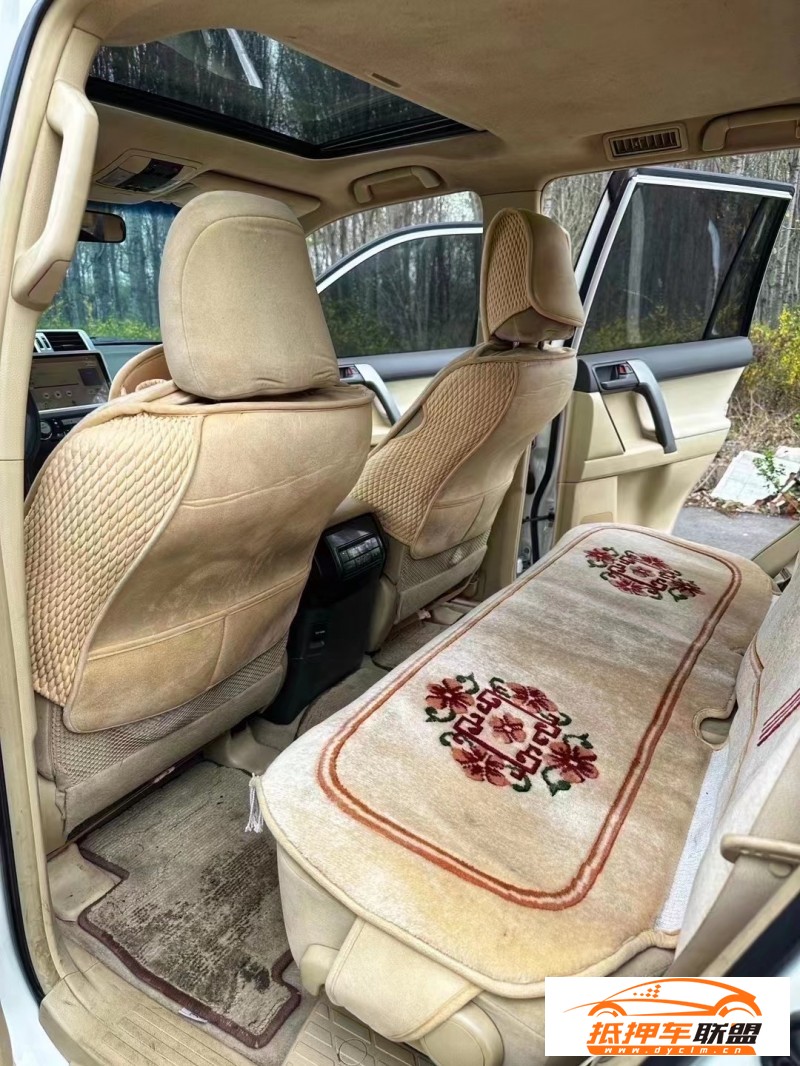  17年豐田普拉多轎車 