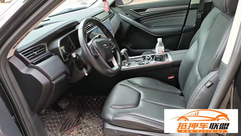  20年福特領(lǐng)界轎車 