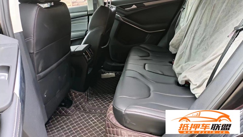  20年福特領(lǐng)界轎車 