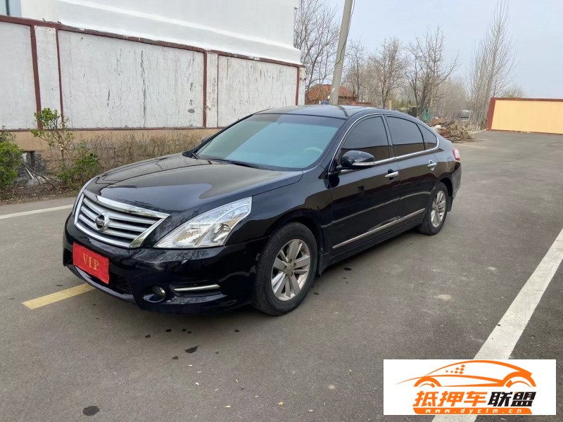  12年日產(chǎn)天籟轎車 