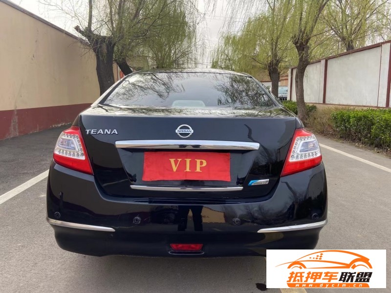  12年日產(chǎn)天籟轎車 