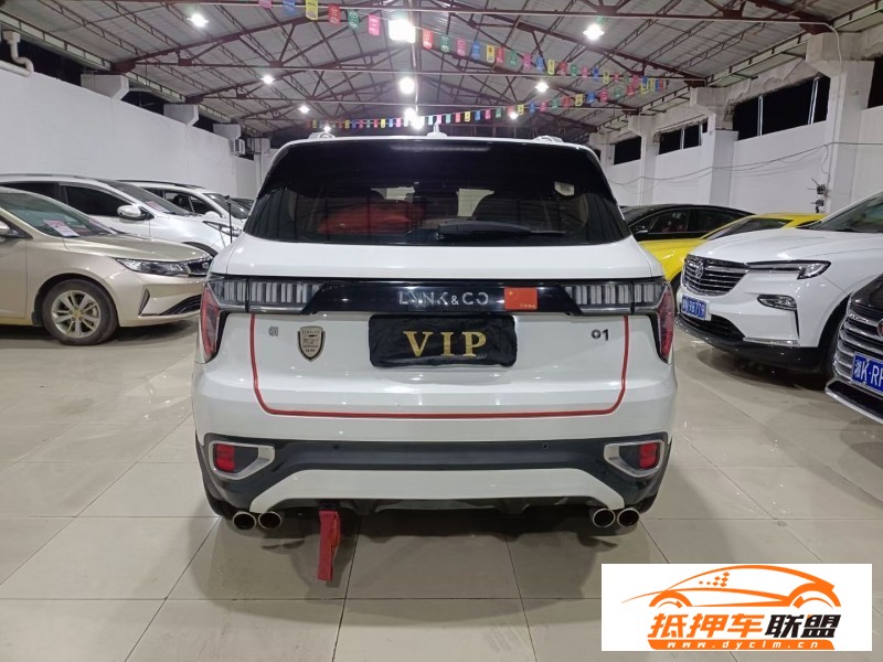 18年領(lǐng)克01轎車 