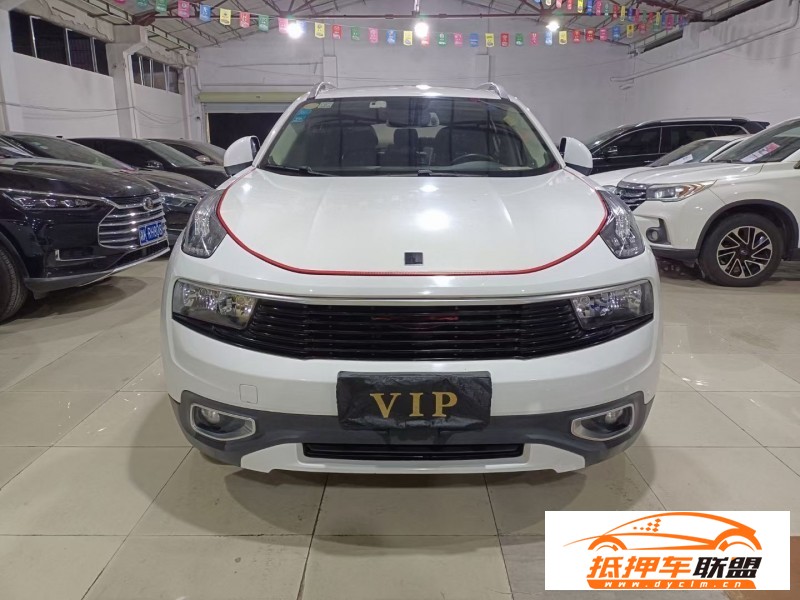  18年領(lǐng)克01轎車 