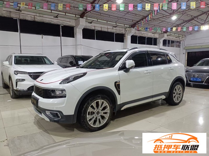  18年領(lǐng)克01轎車 