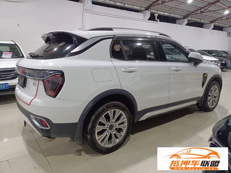  18年領(lǐng)克01轎車 