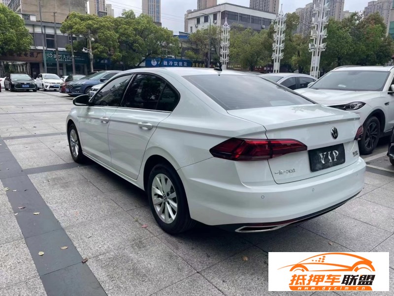 22年大眾寶來轎車 