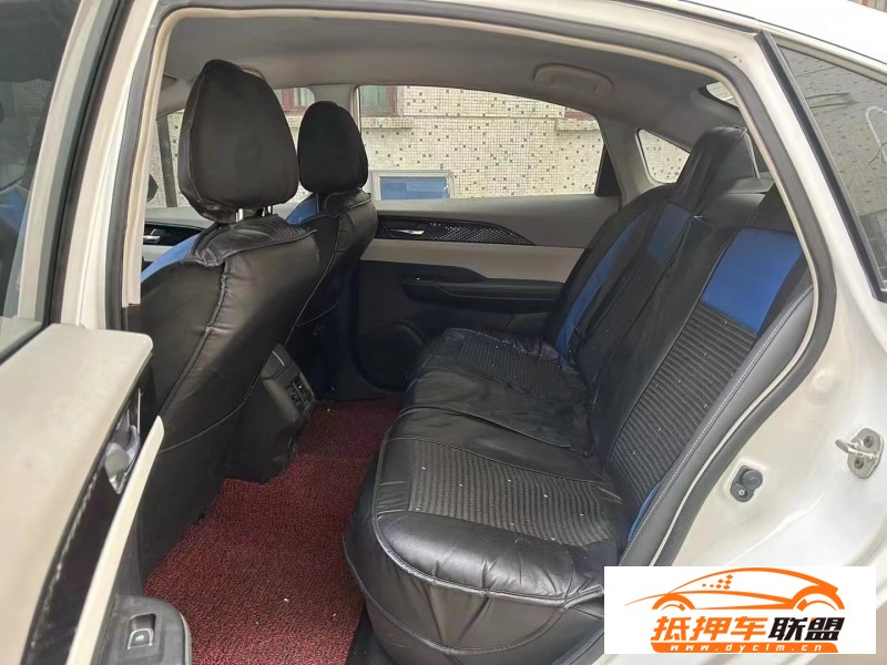  22年?yáng)|風(fēng)風(fēng)神水星轎車 