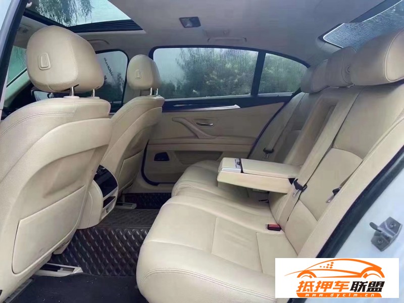  13年寶馬5系轎車 