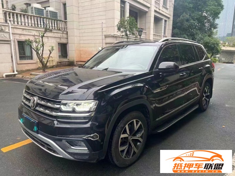  20年大眾途昂轎車 