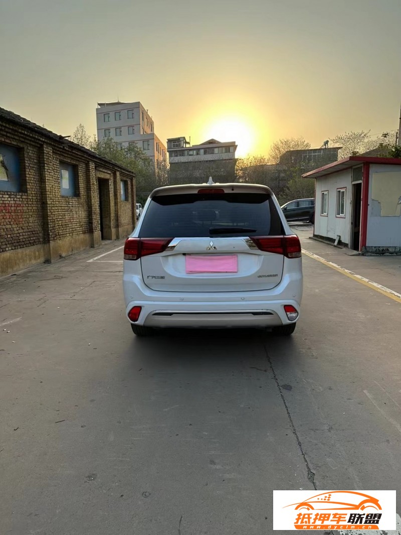  22年三菱歐藍(lán)德SUV 