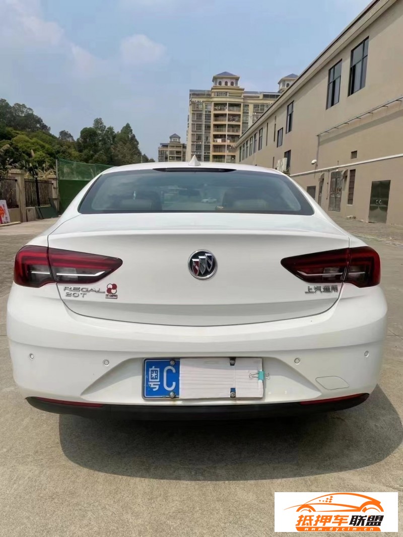  18年別克君威轎車 