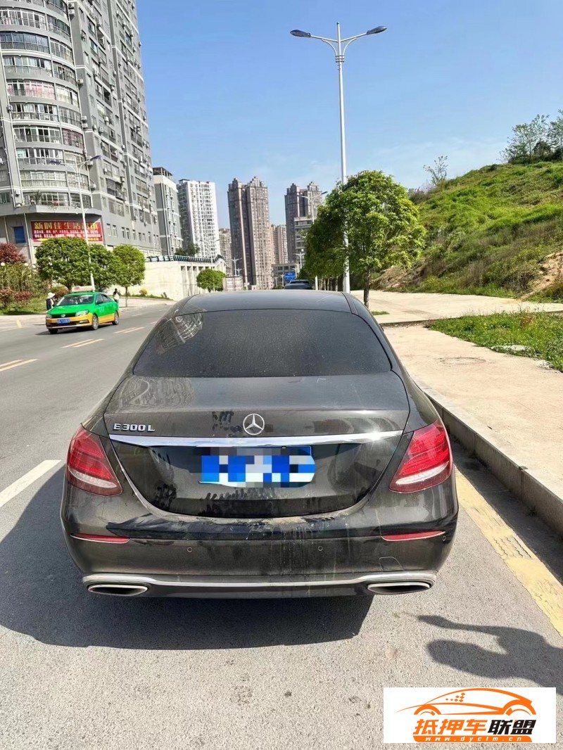  17年奔馳E轎車 
