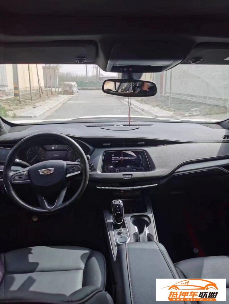  20年凱迪拉克XT4轎車 