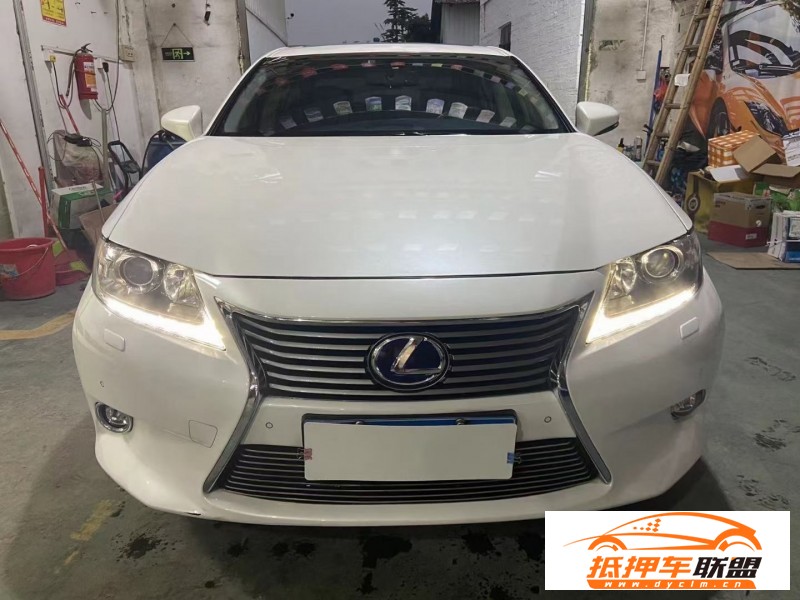  14年雷克薩斯ES轎車 