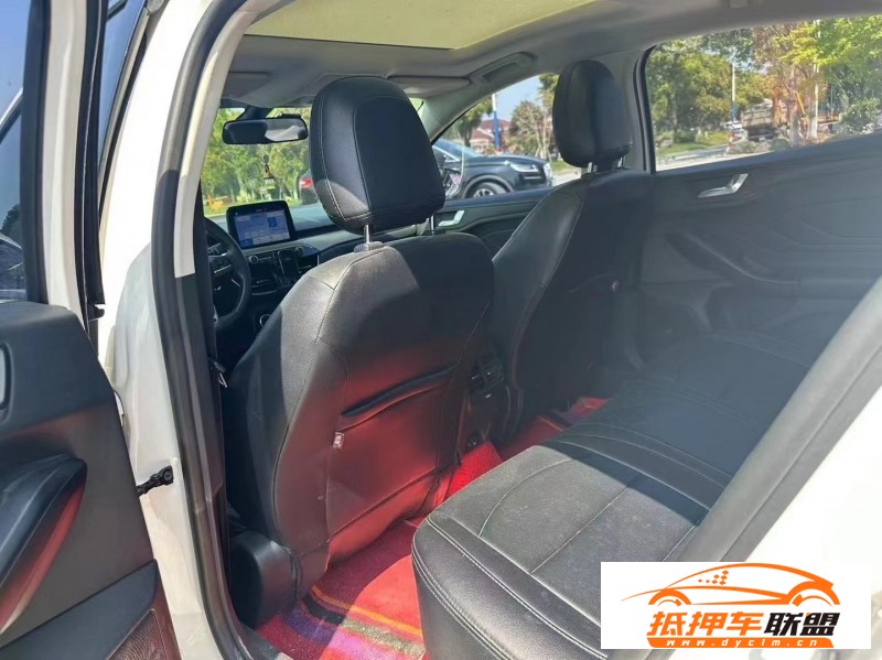  20年福特福克斯轎車 