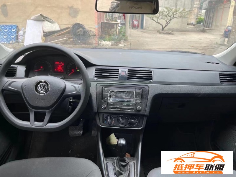  21年大眾桑塔納轎車 