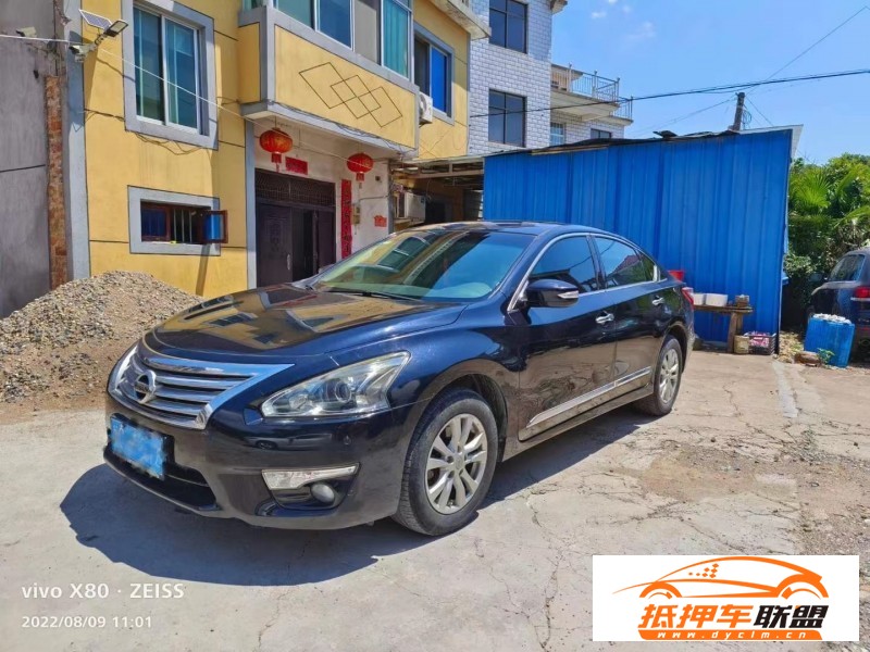  13年日產(chǎn)天籟轎車 