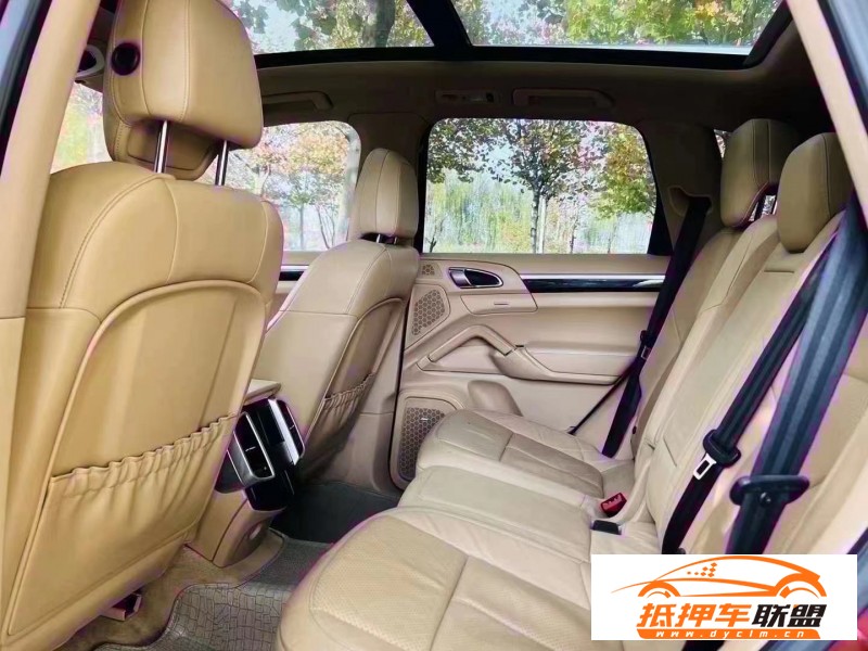  14年保時(shí)捷卡宴轎車 