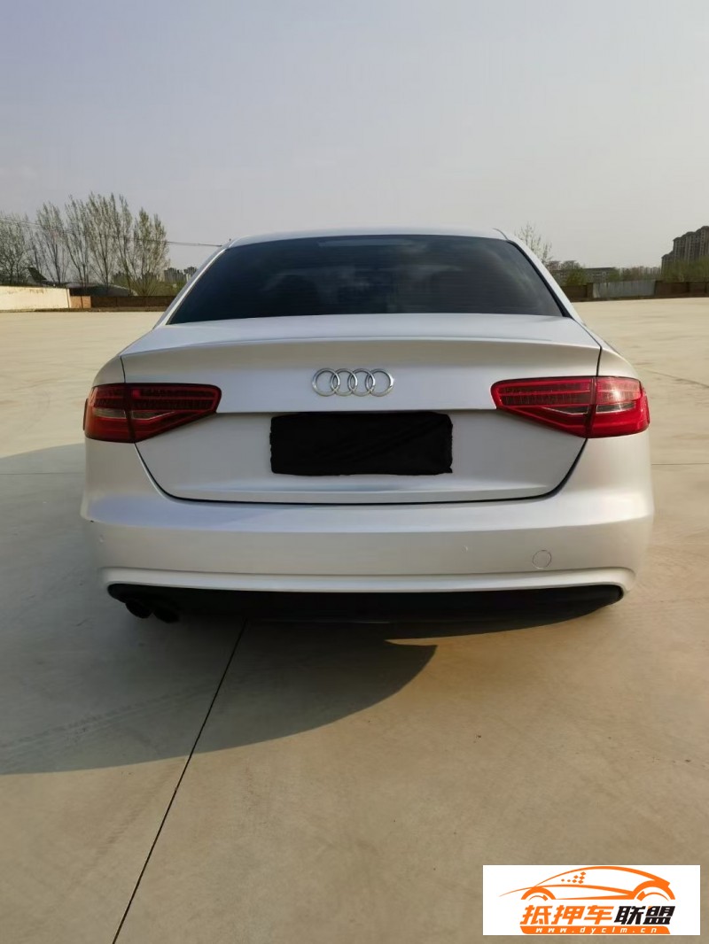  13年奧迪A4L轎車 