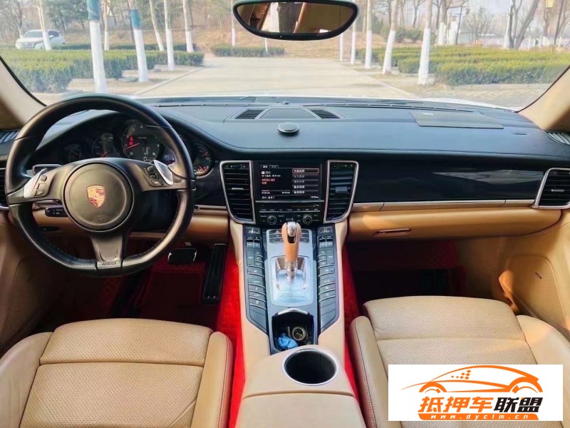 14年保時(shí)捷帕納梅拉轎車 