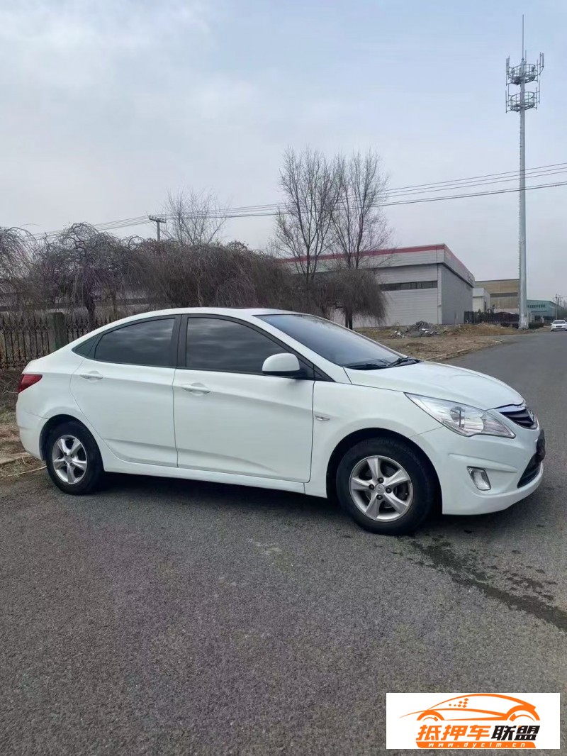  13年現(xiàn)代瑞納轎車(chē) 