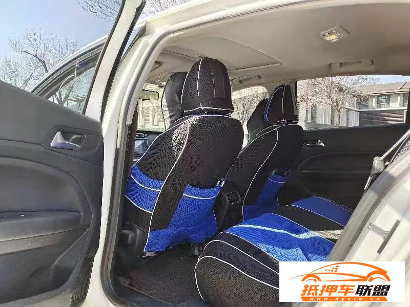  16年標(biāo)致408轎車 