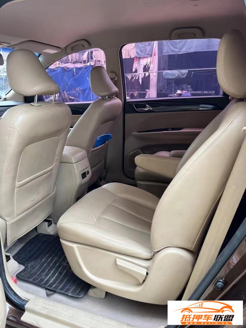  18年寶駿730MPV 