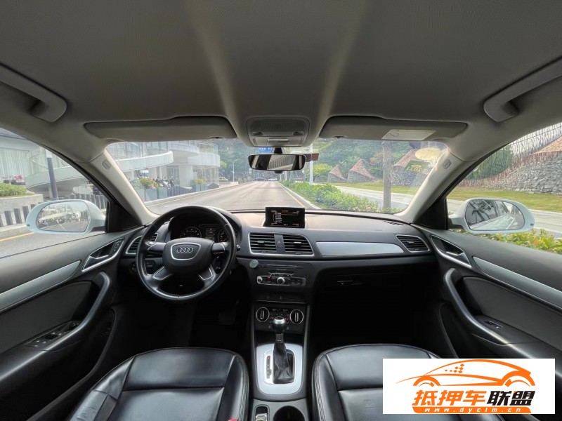  19年奧迪Q3轎車 