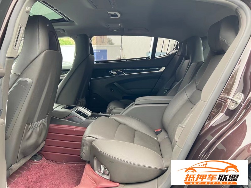  17年保時捷帕納梅拉轎車 