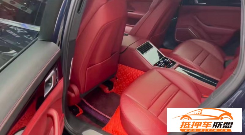  22年保時(shí)捷帕納梅拉轎車 