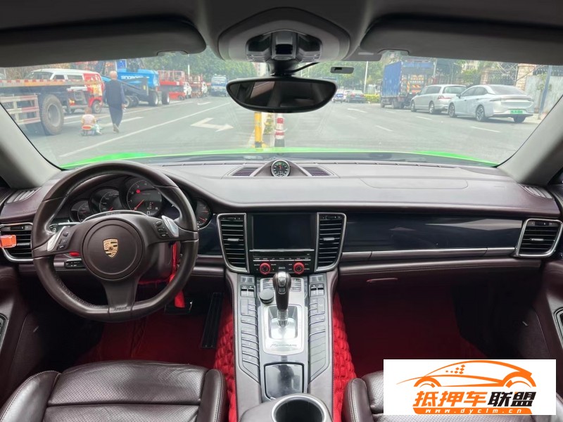  14年保時捷帕納梅拉轎車 