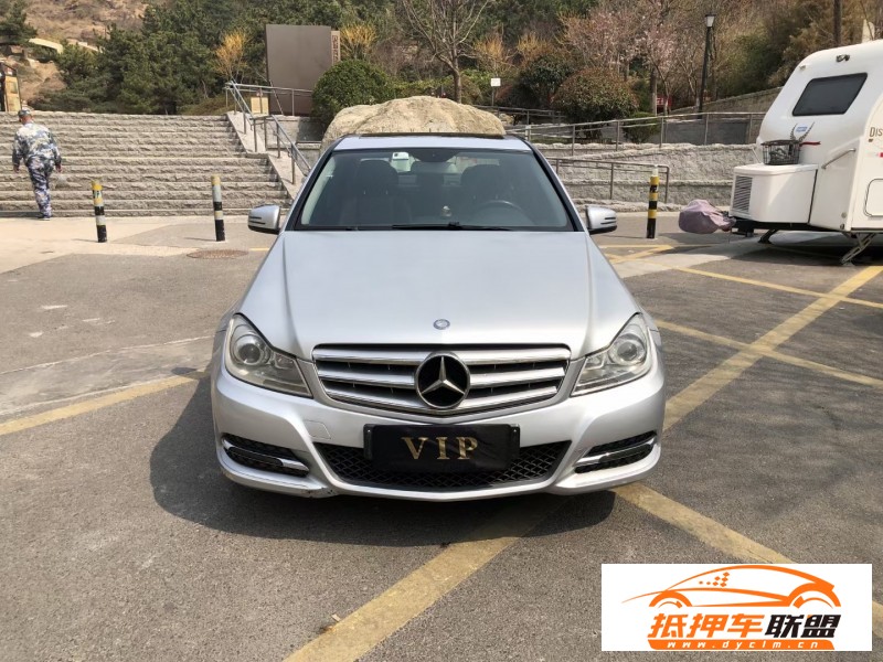  13年奔馳C轎車 