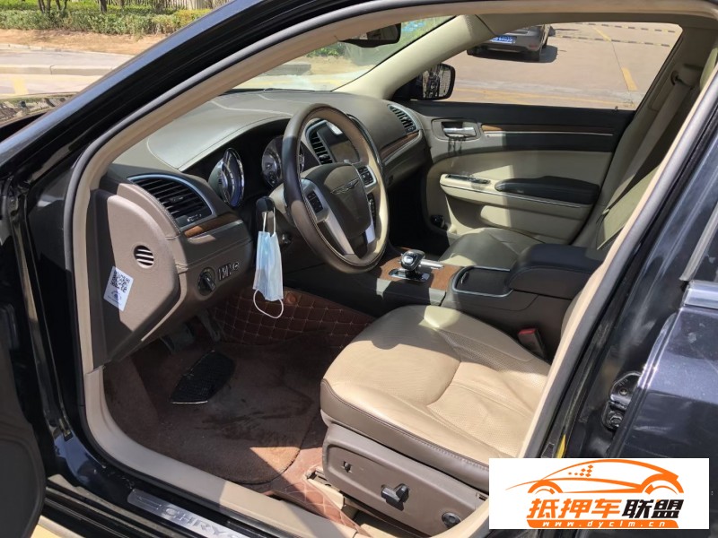  15年克萊斯勒300C轎車 