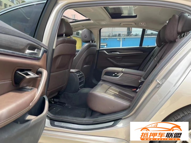 18年寶馬5系轎車 