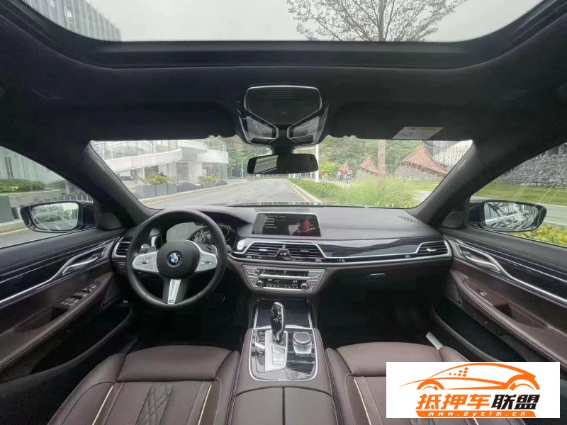  21年寶馬7系轎車 