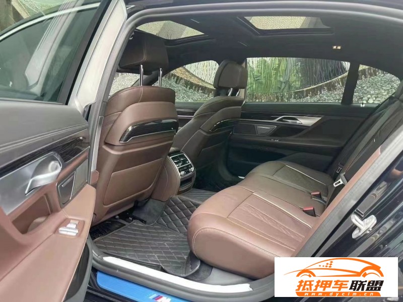  21年寶馬7系轎車 