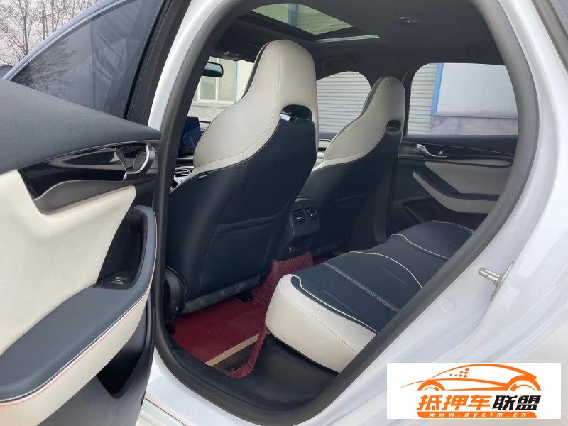  21年比亞迪秦轎車 