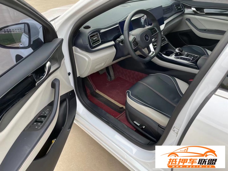  21年比亞迪秦轎車 