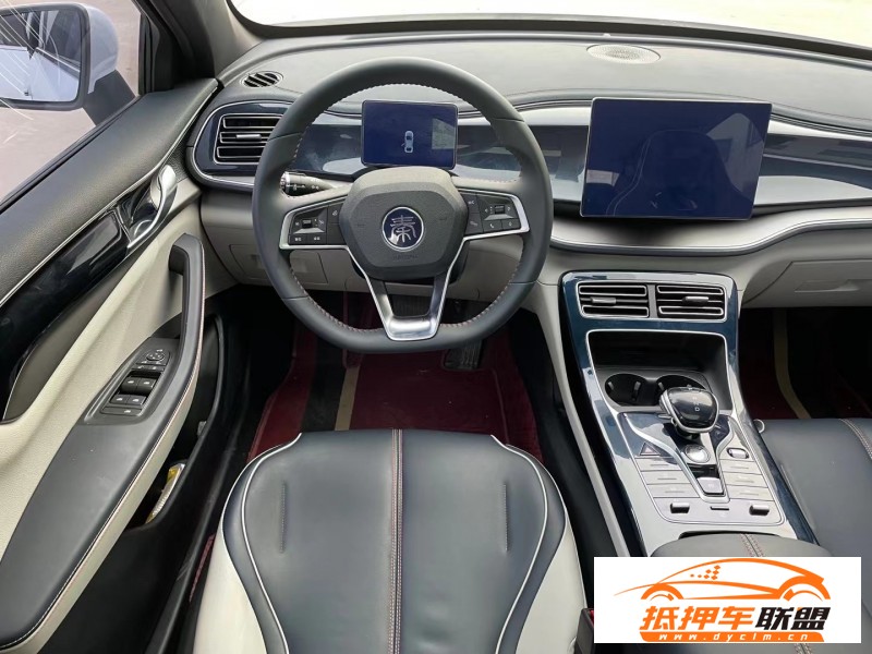  21年比亞迪秦轎車 