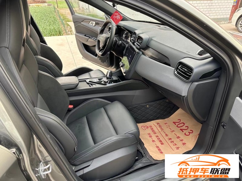  22年領(lǐng)克03轎車 