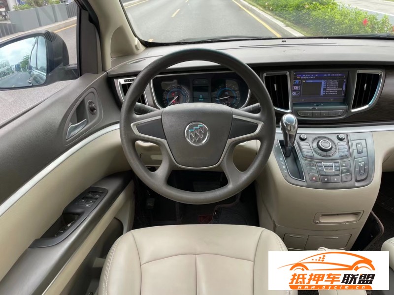  13年別克GL8轎車 