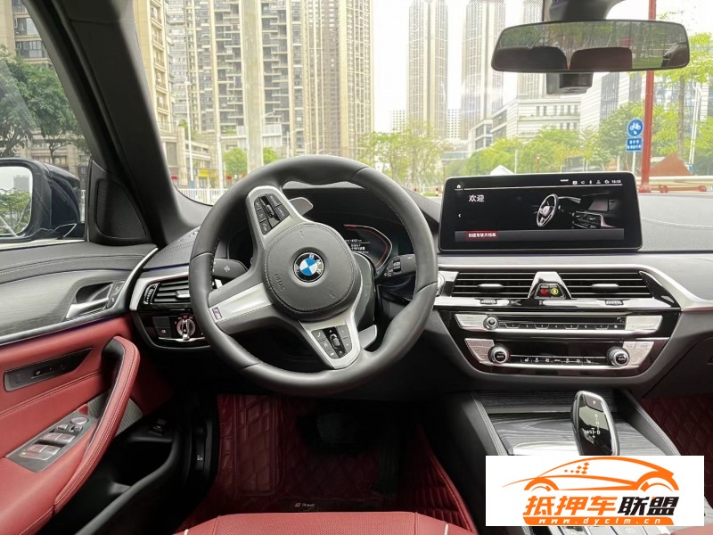  22年寶馬5系轎車 