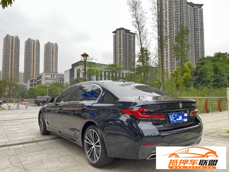  22年寶馬5系轎車 