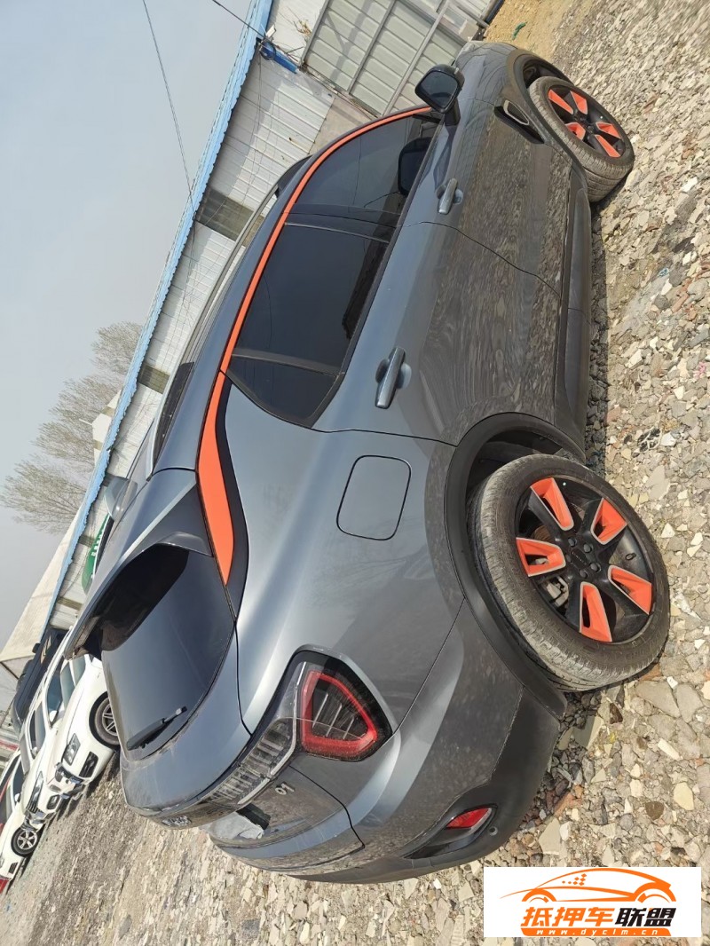  20年領(lǐng)克01轎車 